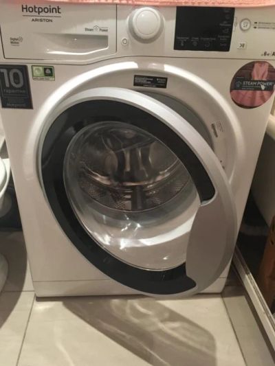 Лот: 19074961. Фото: 1. Стиральная машина узкая Hotpoint-Ariston... Стиральные машины