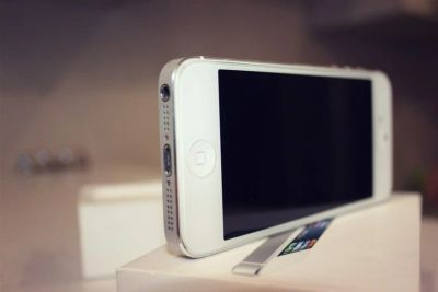 Лот: 6333193. Фото: 1. Продам iphone 5 16g. Смартфоны