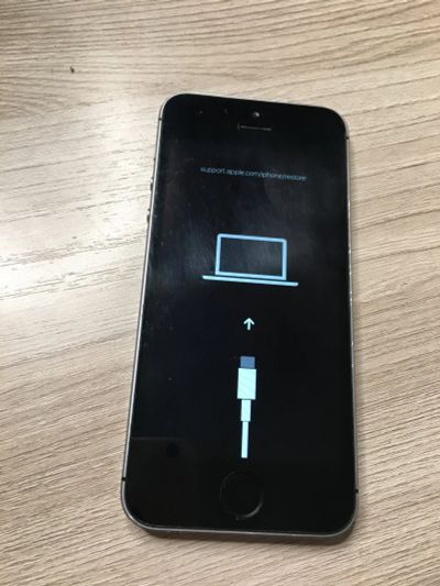 Лот: 15755258. Фото: 1. iPhone SE На яблоке. Смартфоны