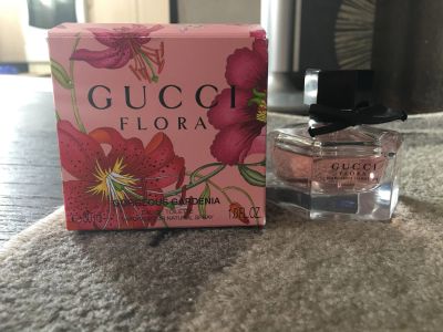 Лот: 15851073. Фото: 1. Gucci flora gardenia. Женская парфюмерия