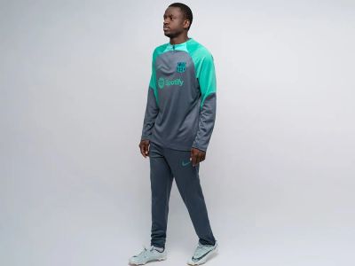 Лот: 21172774. Фото: 1. Футбольная форма Nike FC Barcelona. Форма