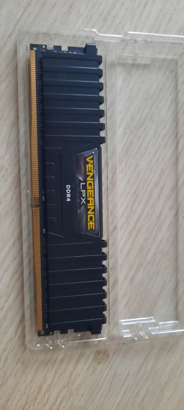 Лот: 18180784. Фото: 1. Модуль памяти ddr4 Corsair Vengeance... Оперативная память