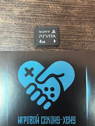 Лот: 14585456. Фото: 1. Флешка PS Vita 4gb. Оригинальная... Аксессуары для игровых приставок, консолей, геймпады