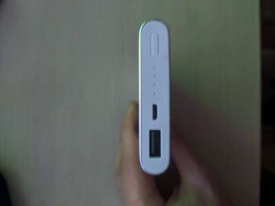 Лот: 16719400. Фото: 1. Xiaomi Powerbank 10kMah не заряжает. Внешние, портативные аккумуляторы для смартфонов (Power bank)