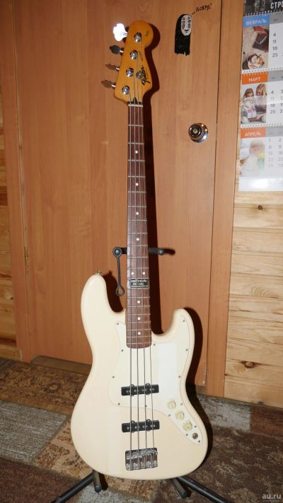 Лот: 4656664. Фото: 1. бас-гитара Fender JВ squire series... Гитары