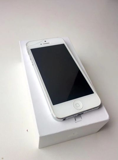 Лот: 6325231. Фото: 1. Iphone 5 16gb. Смартфоны