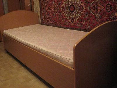 Лот: 3237753. Фото: 1. Кровать + матрас. Хорошее состояние... Кровати