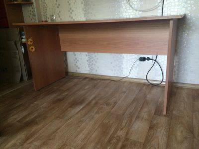 Лот: 16220440. Фото: 1. Стол письменный 70/150 см. Компьютерные и письменные столы
