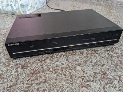 Лот: 18610812. Фото: 1. DVD/VHS-плеер Samsung DVD-V6700. DVD, Blu-Ray плееры