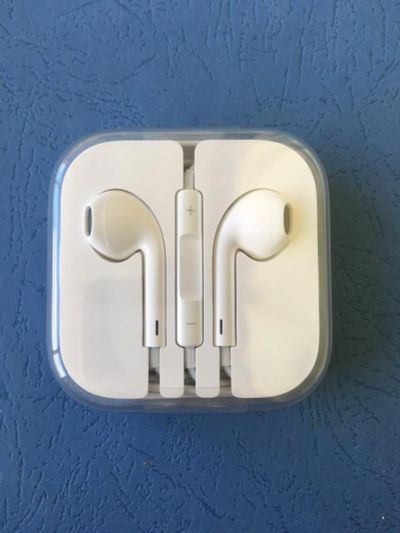 Лот: 9938599. Фото: 1. Наушники Apple EarPods оригинальные... Наушники, гарнитуры