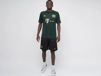 Лот: 18895499. Фото: 1. Футбольная форма Adidas FC Bayern... Форма