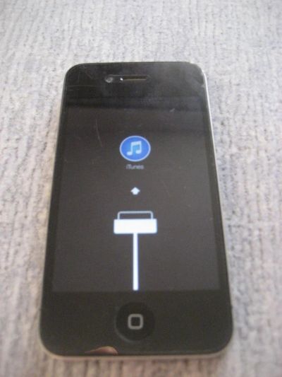 Лот: 4025048. Фото: 1. Iphone 4 8gb. Смартфоны