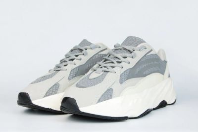 Лот: 16848347. Фото: 1. Кроссовки Adidas Yeezy Boost 700... Кеды, кроссовки, слипоны