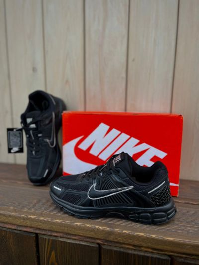 Лот: 25670219. Фото: 1. Кроссовки Nike. Кеды, кроссовки, слипоны