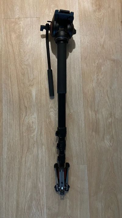 Лот: 20563810. Фото: 1. Монопод manfrotto 561bhdv и голова... Штативы, держатели