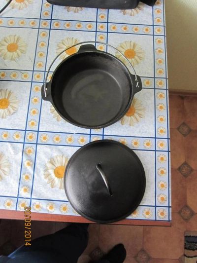 Лот: 4527817. Фото: 1. Чугунная кастрюля. Сковороды и сотейники