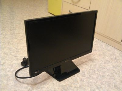 Лот: 11589314. Фото: 1. Монитор LG IPS224T неисправный. ЖК-мониторы