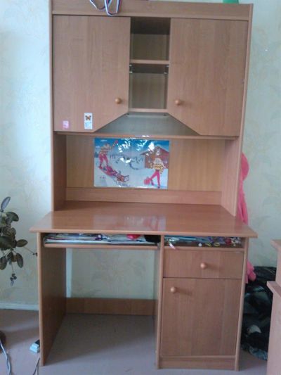 Лот: 3008699. Фото: 1. письменный стол. Столики, стулья, парты