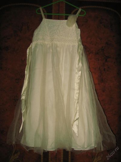 Лот: 5875909. Фото: 1. Нарядное платье для девочки на... Платья, сарафаны