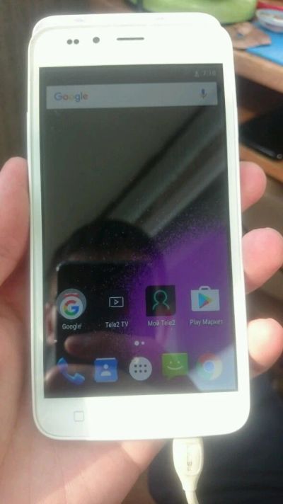Лот: 14293534. Фото: 1. Смартфон Tele2 Maxi 1.1. Смартфоны