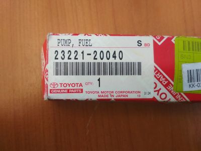 Лот: 14818786. Фото: 1. Насос топливный Toyota(23221-20040... Топливная система