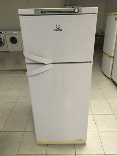 Лот: 16092200. Фото: 1. Холодильник Indesit (2256). Холодильники, морозильные камеры