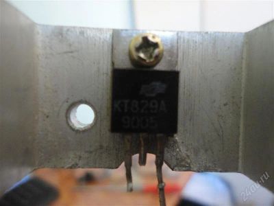 Лот: 1325005. Фото: 1. Транзистор КТ829А На радиаторе... Транзисторы