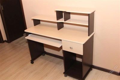 Лот: 2794551. Фото: 1. Стол компьютерный. Компьютерные и письменные столы