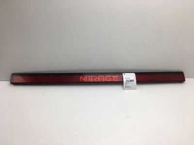 Лот: 20389954. Фото: 1. Вставка багажника Mitsubishi Mirage... Кузов