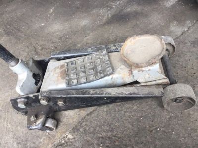 Лот: 11527458. Фото: 1. Домкрат подкатной гидравлический... Гаражное, автосервисное оборудование