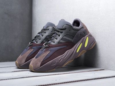 Лот: 12843565. Фото: 1. Кроссовки Adidas Yeezy Boost 700. Кеды, кроссовки, слипоны