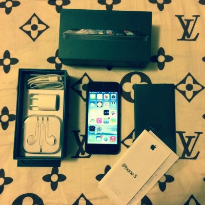 Лот: 4433658. Фото: 1. Продам iPhone 5 16Gb black. Смартфоны