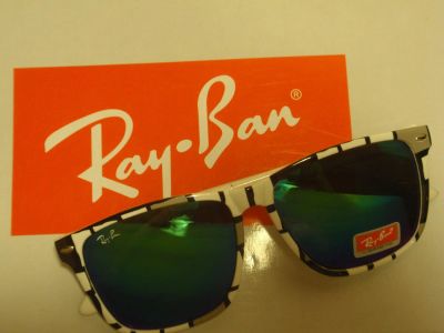 Лот: 4091851. Фото: 1. Солнцезащитные очки Ray-Ban Wayfarer... Очки солнцезащитные