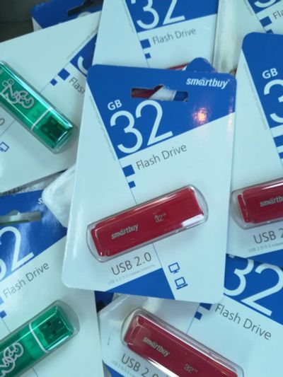 Лот: 18452252. Фото: 1. Флешка 32Gb USB 2.0 Smartbuy Dock... USB-флеш карты