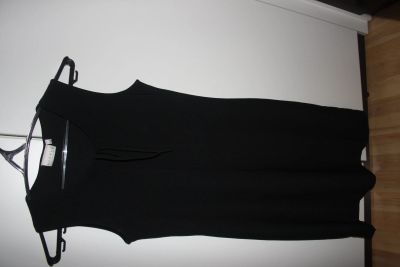 Лот: 12005422. Фото: 1. маленькое, чёрное платье 46 размер. Платья