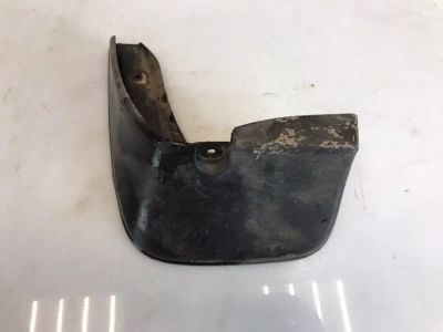 Лот: 21705528. Фото: 1. брызговик toyota corolla ZZE121. Двигатель и элементы двигателя