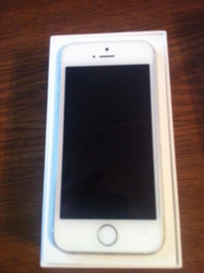 Лот: 6560601. Фото: 1. Iphone 5s 32GB Идеальное состояние. Смартфоны