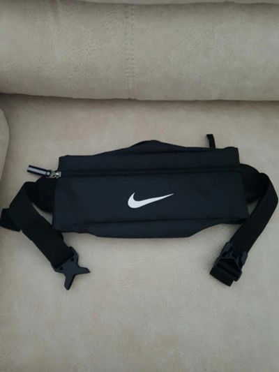 Лот: 11670437. Фото: 1. Сумка Nike на пояс. Сумки