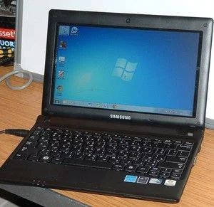 Лот: 9576350. Фото: 1. моленький бук samsung win7-64... Ноутбуки