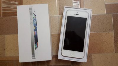 Лот: 9914402. Фото: 1. Iphone 5 Withe. Смартфоны