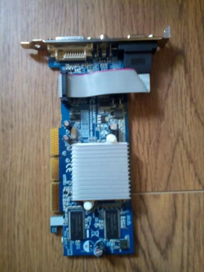 Лот: 6121791. Фото: 1. Видеокарта AGP8 ATI Radeon 9250... Видеокарты
