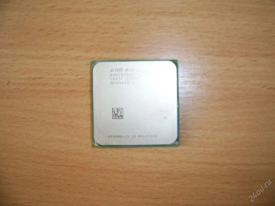 Лот: 116914. Фото: 1. 1800 МГц AMD Athlon64 2800+. Процессоры