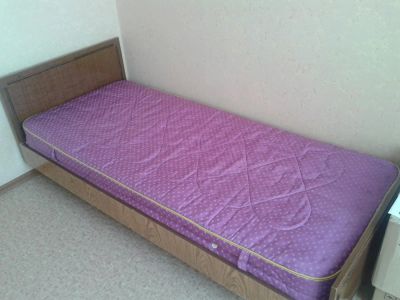 Лот: 4315854. Фото: 1. Кровать с матрацом. Кровати