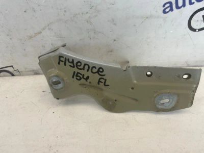 Лот: 24627486. Фото: 1. кронштейн фары Renault Fluence... Двигатель и элементы двигателя