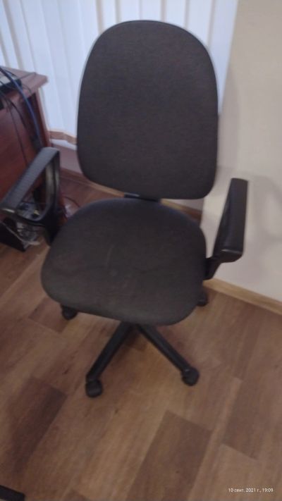 Лот: 18060047. Фото: 1. Кресло офисное с газлифтом. Стулья и кресла офисные