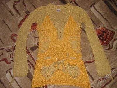 Лот: 394409. Фото: 1. Кофточка 42-44 разм. на рукавах... Свитеры, толстовки, худи