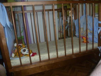 Лот: 4502653. Фото: 1. Детская кроватка. Детские кровати и кроватки