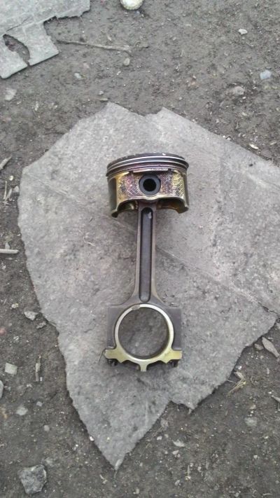 Лот: 11210131. Фото: 1. Поршень с шатуном ford focus 2... Двигатель и элементы двигателя