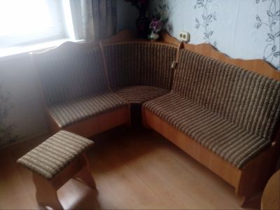 Лот: 11964083. Фото: 1. Кухонный уголок.Стол и 2 табуретки... Кухонные уголки