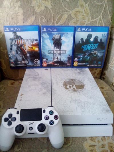 Лот: 6867832. Фото: 1. Sony PlayStation 4 (500 GB) White... Игровые приставки, консоли